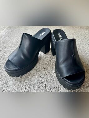MIA chunky heel sandals